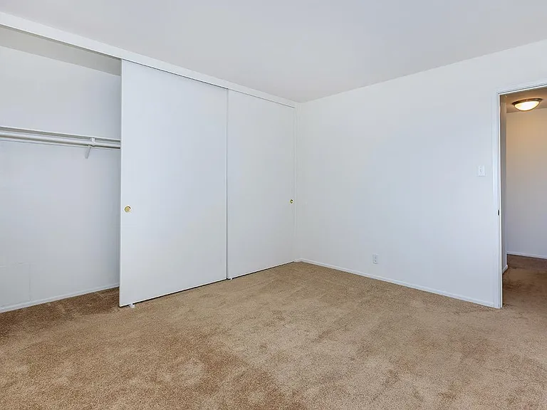Pacific View Apartment Homes — Photo 29