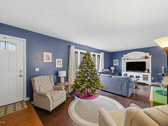2nd image of 12515 Amber Cir NW