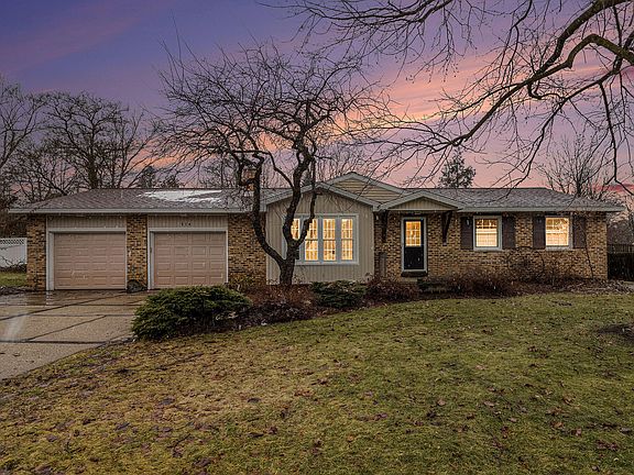 2nd image of 514 Bailey Dr