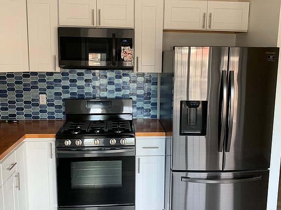 2nd image of 780 S Van Ness Ave APT 4