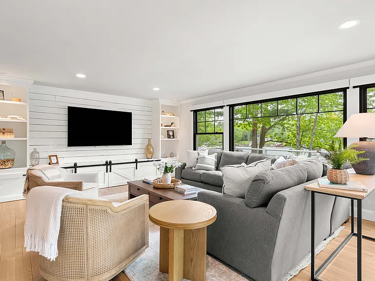 6 Sagamore Grv — Photo 16