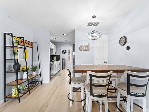 4th image of 2958 Vineyards Parkway #5
