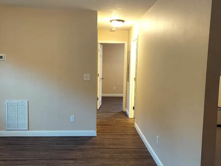 52 Westwood Dr #13 — Photo 3