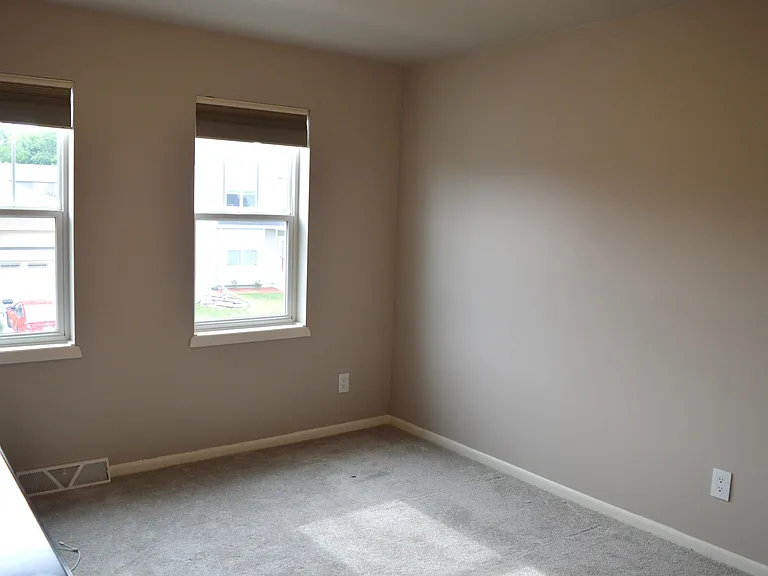 321 Alton Dr — Photo 19