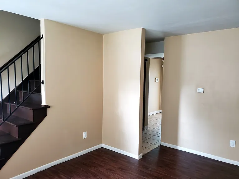 2910 Kilbourne Ave #2910 — Photo 9