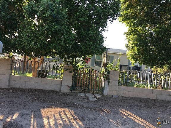 3rd image of 2325 Olive Ave