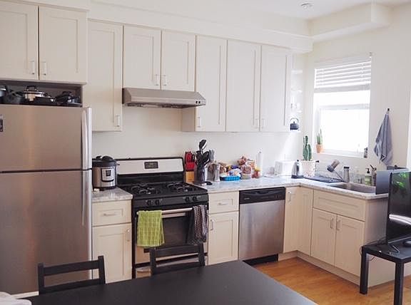 3rd image of 134 Albion St #B