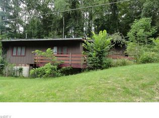 8622 Maple St SW, Sherrodsville, OH