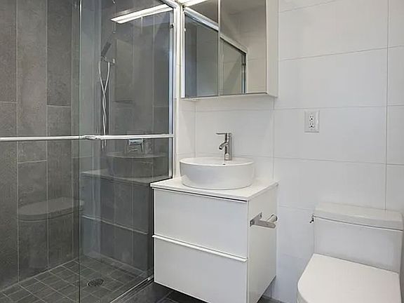 5th image of 316 W 39th St #1E