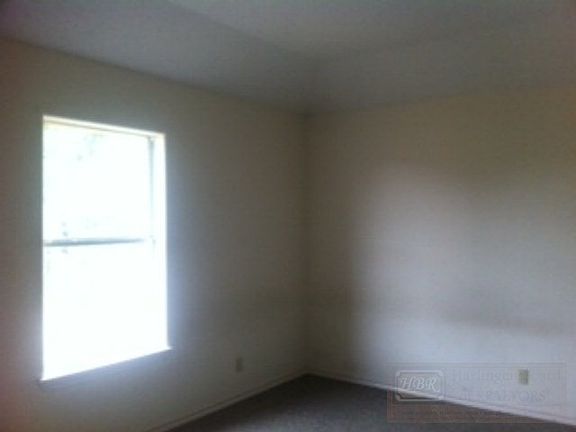 5th image of 1132 Guadalupe Cir