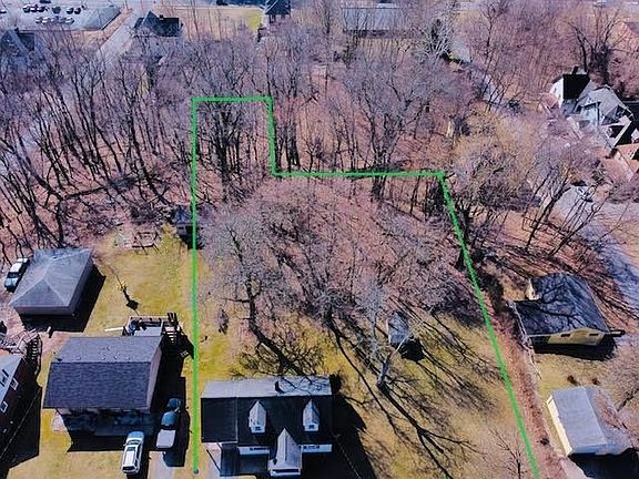 2nd image of 105 W Lincoln Ave