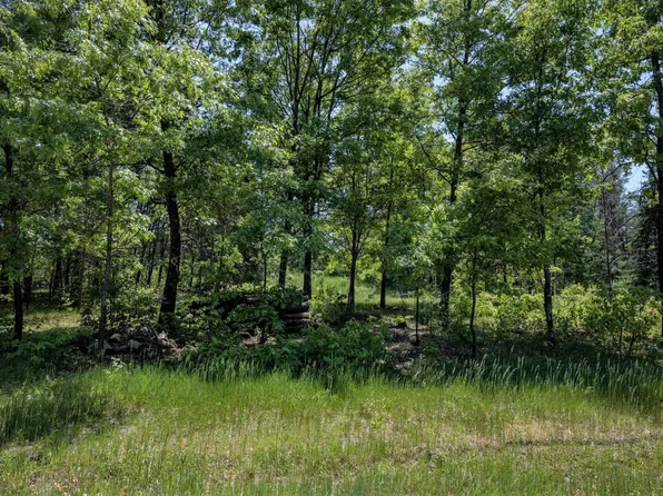 W5637 Castle Rock Dr, Mauston, WI 53950