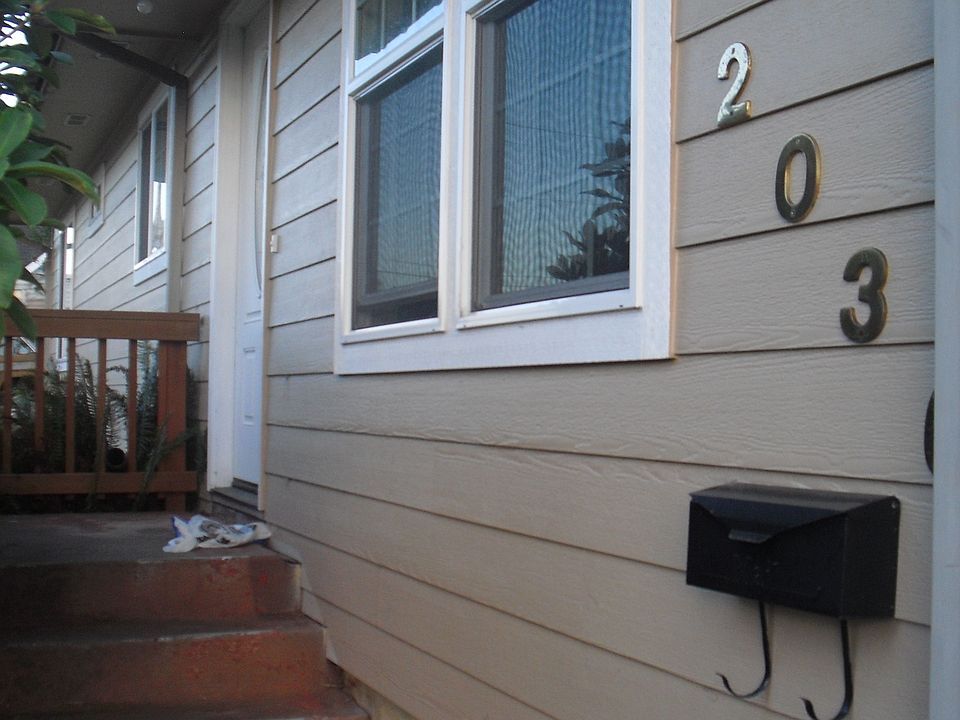 2nd image of 2036 Greenwood Ave