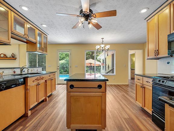 4th image of 3795 Forsythe Way