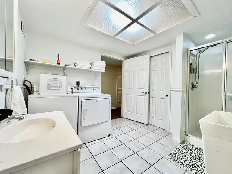 6556 Yankee Rd — Photo 28