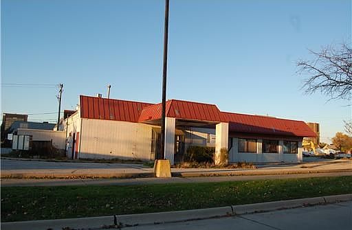 2nd image of 17168 Fort St