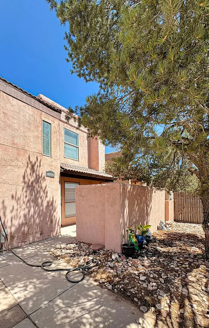 4016-4022 N. Calle Grande — Photo 1