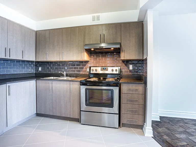 34 Leith Hill Rd — Photo 19