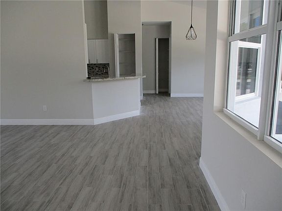 3rd image of 6838 180th Avenue