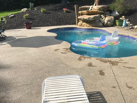 3rd image of 130 Duriez Ln
