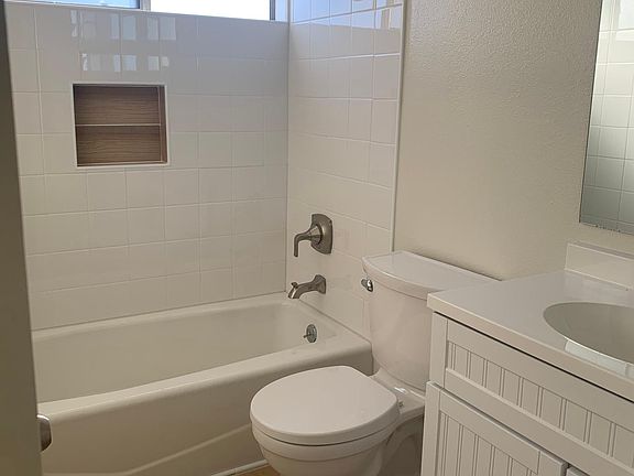 4th image of 4362 Louisiana St APT 4