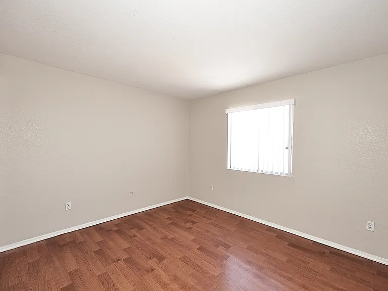 8935 W Windsor Ave — Photo 33