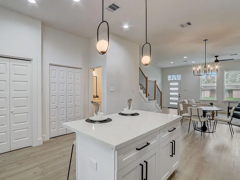 1217 Dewalt St — Photo 7