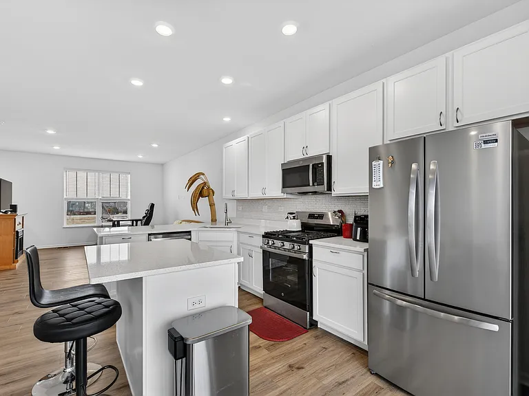 25631 W Wakefield Dr — Photo 9