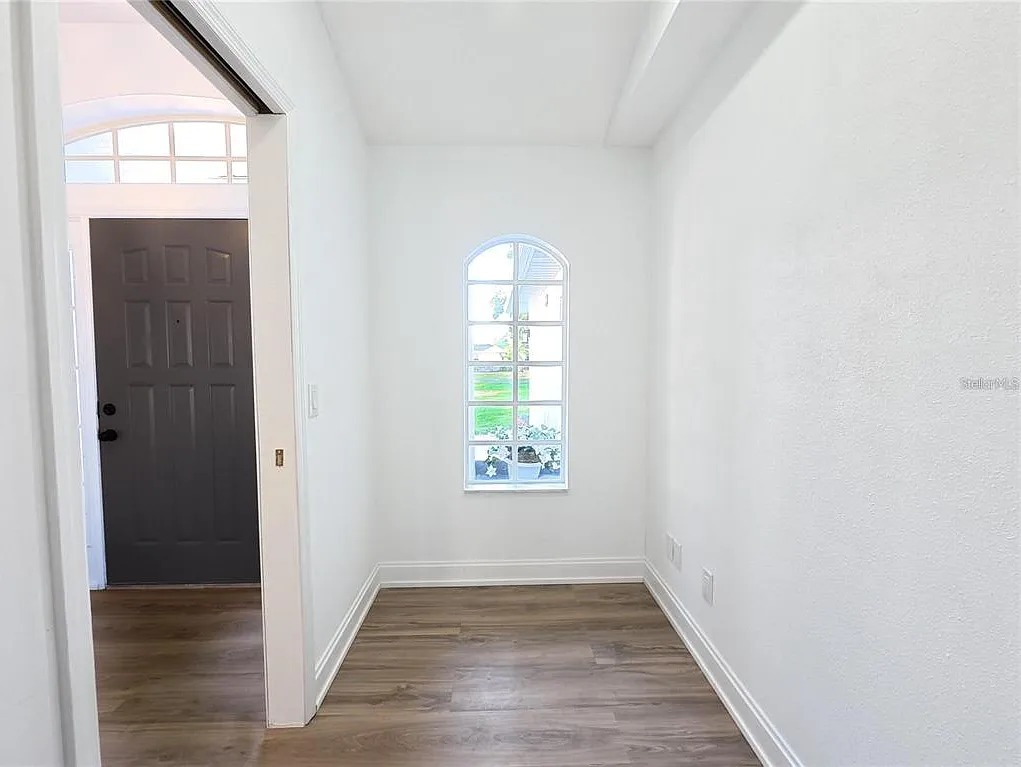 3 bed, 2.0 bath, 1624 sqft, $2,600 — Photo 4