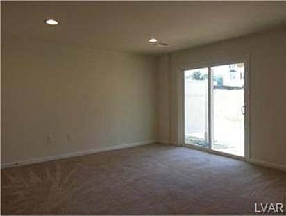 3rd image of 14 Yellow Rose Ln