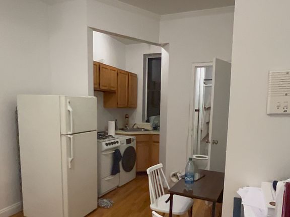 3rd image of 118 E 102nd St APT 1A