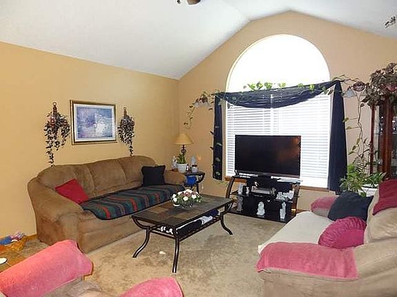 Living Rm Arched window