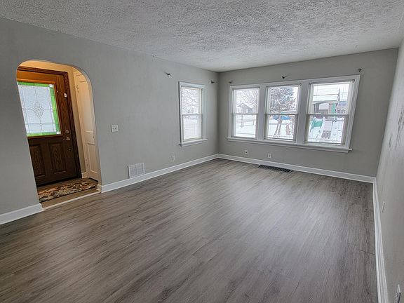 3rd image of 532 Parkway Ave