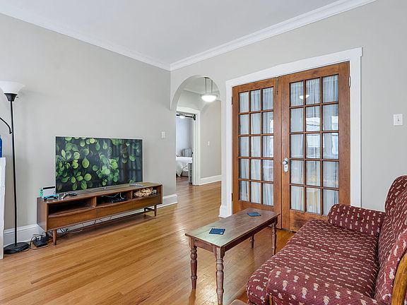 5th image of 5450 S Cornell Ave APT 2W