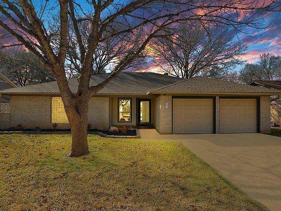 3rd image of 1317 Meadgreen Cir