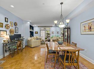208-32 Shearwater Ct BLDG 208 #32, Jersey City, NJ 07305