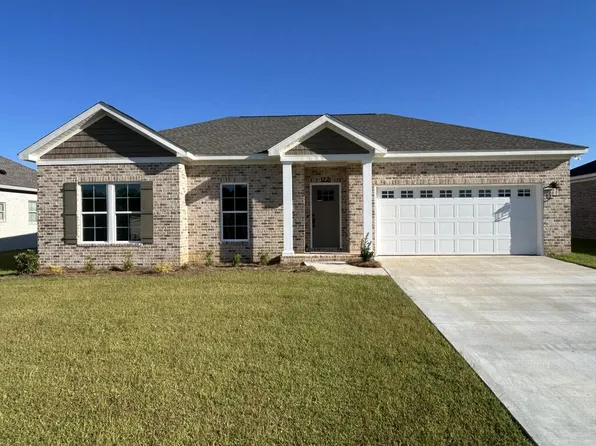 122 Edgewood Trl, Headland, AL 36345