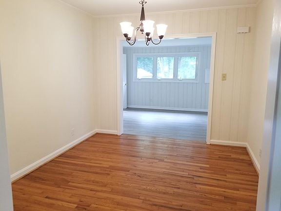 4th image of 352 Stewart Ave