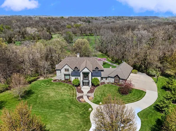265 W Riverside Rd, Ames, IA 50010