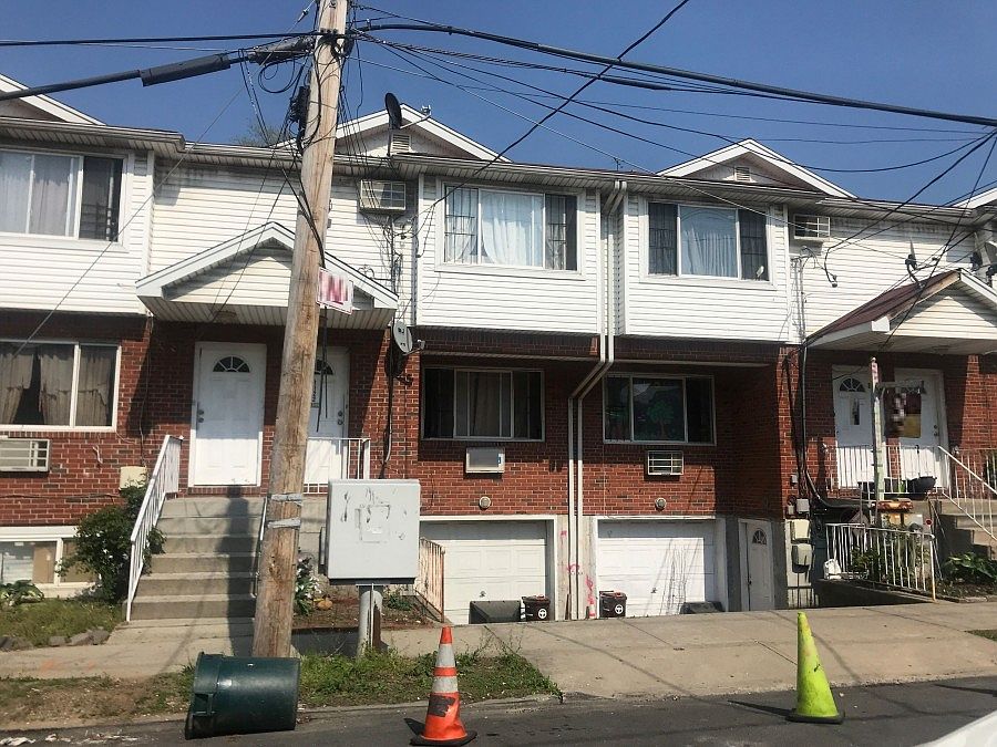 1st image of 1122 Gipson St