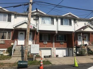 1122 Gipson St, Far Rockaway, NY 11691