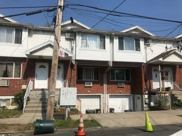 1122 Gipson St, Far Rockaway, NY 11691