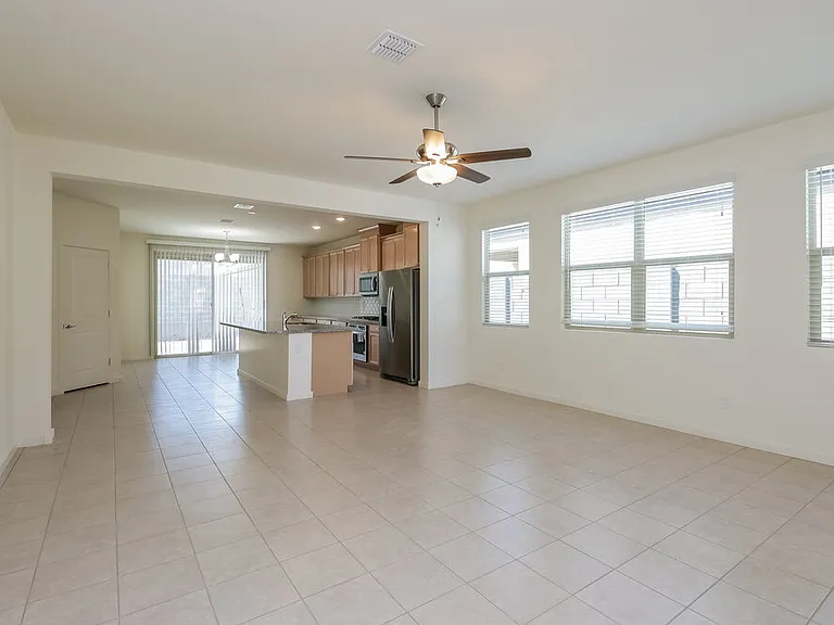4227 W Coneflower Ln — Photo 3