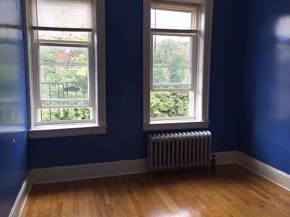 4th image of 31-34 34th St #3F