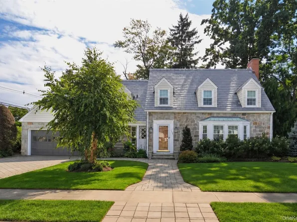 186 Voorhis Avenue, Rockville Centre, NY 11570