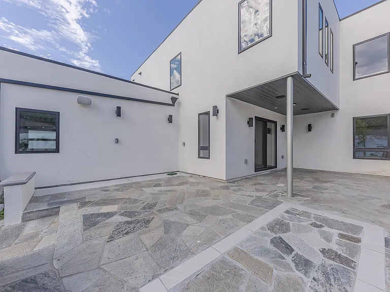 4557 Camellia Ave — Photo 28