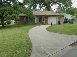 2704 SE Trail St, Saint Joseph, MO 64506
