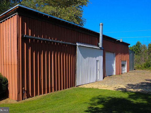 5th image of 130 Daisy Hill Ln