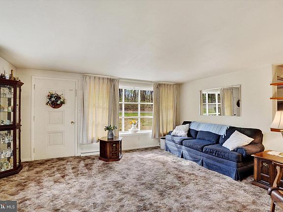 5th image of 1593 Mount Gretna Rd