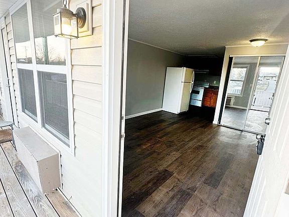 3rd image of 1415 Lancaster St #100-G